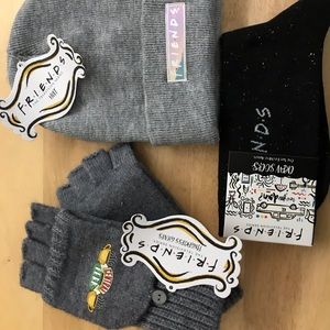 Friends knit hat, fingerless gloves and socks
